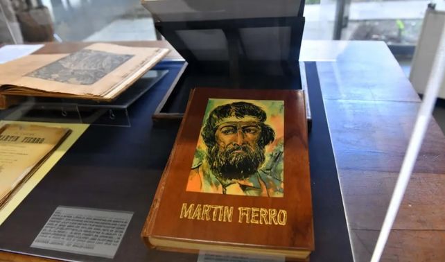 El Fondo de Cultura de Finlandia le otorgó una beca de residencia en el país.