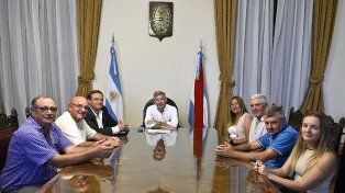 Rogelio Frigerio anunció la pavimentación del acceso a Puerto Curtiembre.