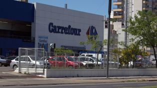 Carrefour busca un comprador para su red de súper en Argentina
