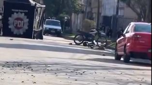 Fatal accidente en barrio Piquete Las Flores: murió un joven tras un choque entre moto y camioneta