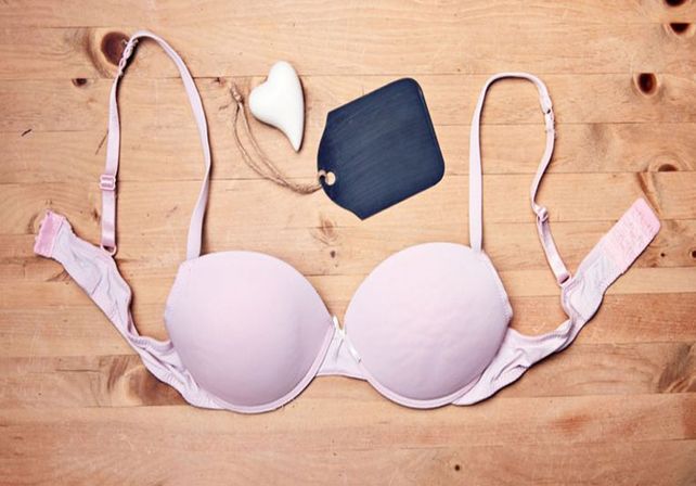 El corpiño vibrador que promete aumentar el tamaño de las lolas