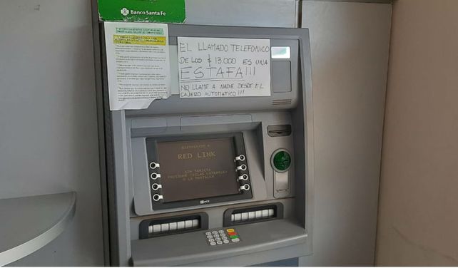 Les hicieron el cuento del tío a dos abuelos y les sacaron 330 mil pesos