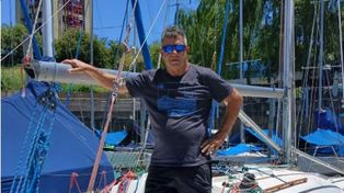 Carlos Rodríguez navega desde los 12 años en el río.