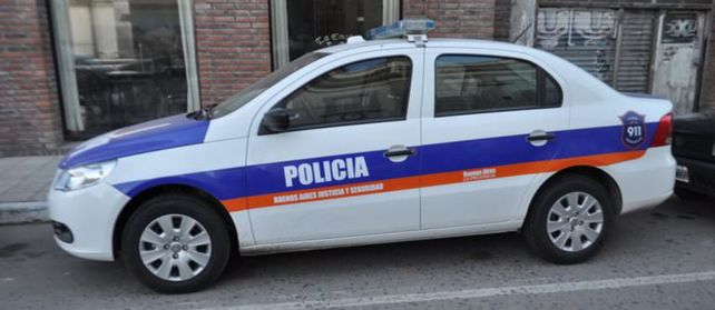 Jóvenes delincuentes robaron un patrullero para escapar de la policía