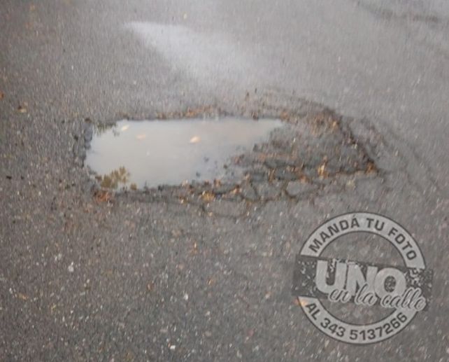 Tremendos baches en Mihura y Crespo
