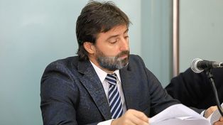 El fiscal aseguró que el policía del 911 le pidió 500 pesos al motociclista.