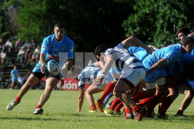 Santa Fe no le dio chances a Sur y se quedó con una cómoda victoria en el inicio del Argentino 2016. Foto: J. M. Baialardo&nbsp;