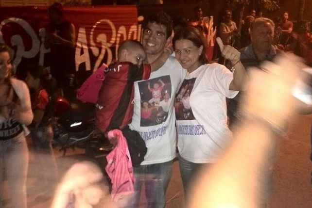 La ciudad abrazó a Uriel y lo recibió como a un campeón