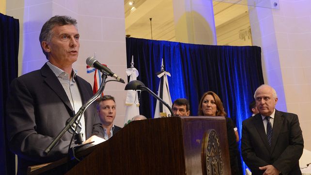 La intendenta confirmó que Macri tomará juramento a cuatro mil chicos en el Monumento