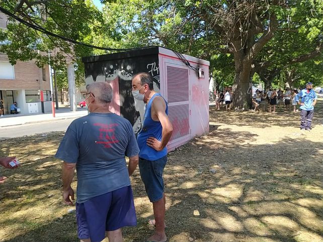 Vecinos cortaron bulevar Seguí tras más de 50 horas sin luz