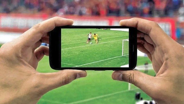 Transmisiones piratas de fútbol: advierten por riesgos de hackeo.
