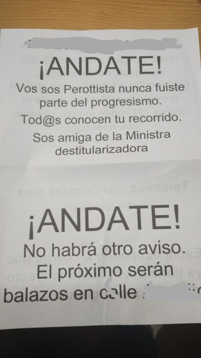 Tengo mucho miedo y vivo con custodia, el drama de una directora de escuela amenazada