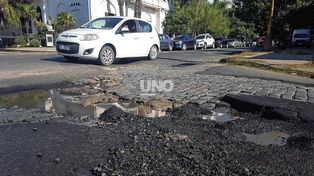 Frente a la Cervecería. Vecinos de barrio Candioti Sur reclaman el arreglo de una tradicional y transitada esquina.