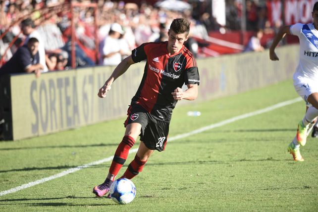 Mathías Abero puede desembarcar en Newells. Joel Amoroso es pretendido por Belgrano y Vélez.
