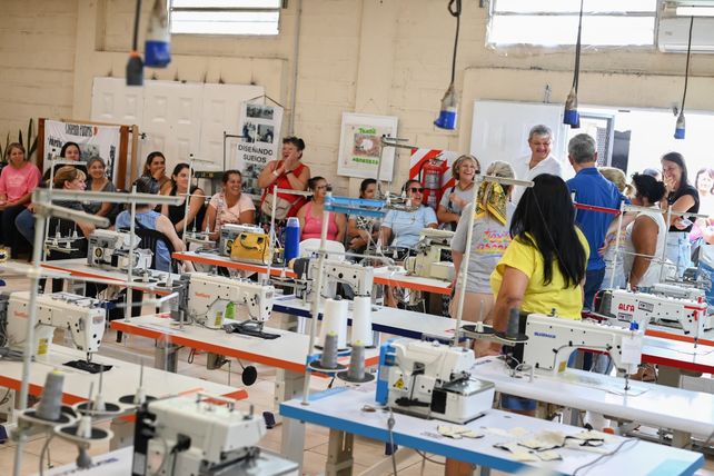 La Textil Arcoíris de Villa Gobernador Gálvez es una Unidad Productiva de la Municipalidad