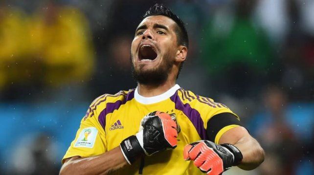 El experimentado Sergio Romero tiene chances de atajar el viernes en Argentinos ante Newells.