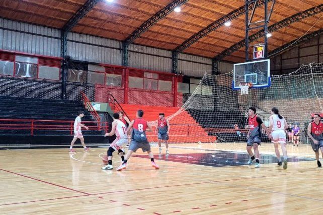 Oficial A2: Colón y República siguen en la vanguardia