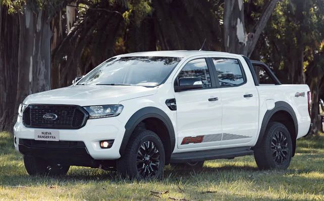 Ford Ranger FX4, una camioneta con prestaciones conocidas y look deportivo