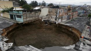 La tormenta Agatha dej&oacute; un cr&aacute;ter de 60 metros de profundidad en plena ciudad de Guatemala
