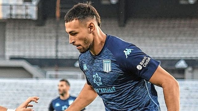 Joaquín Novillo dio positivo de Covid-19 en Racing y se pierde el estreno contra Vélez.&nbsp;