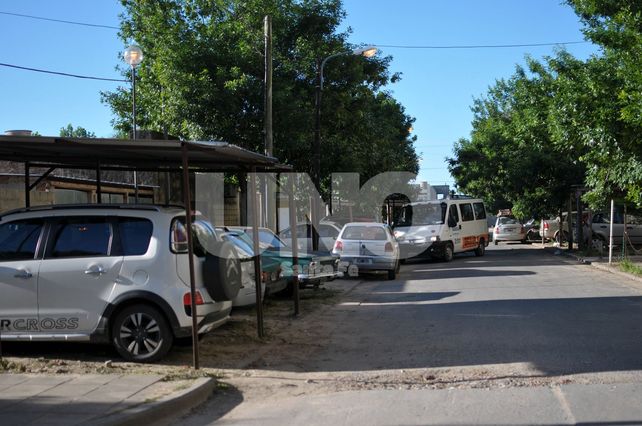 El Pozo: El barrio está saturado y no hay lugares para estacionar