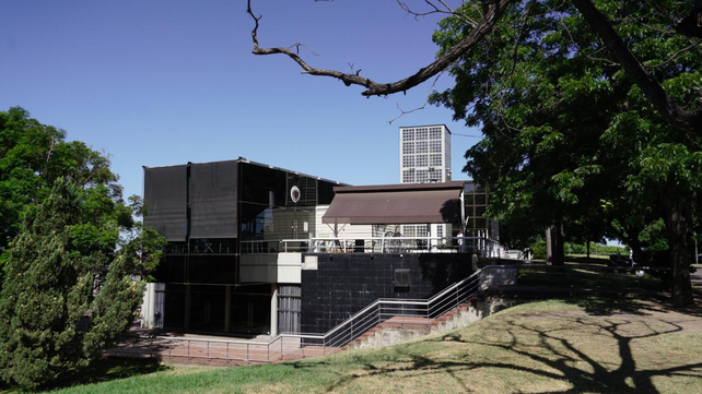 El gimnasio Heroff apunta a cortar cintas en marco en el inmueble del exbar Munich en el Parque Urquiza.