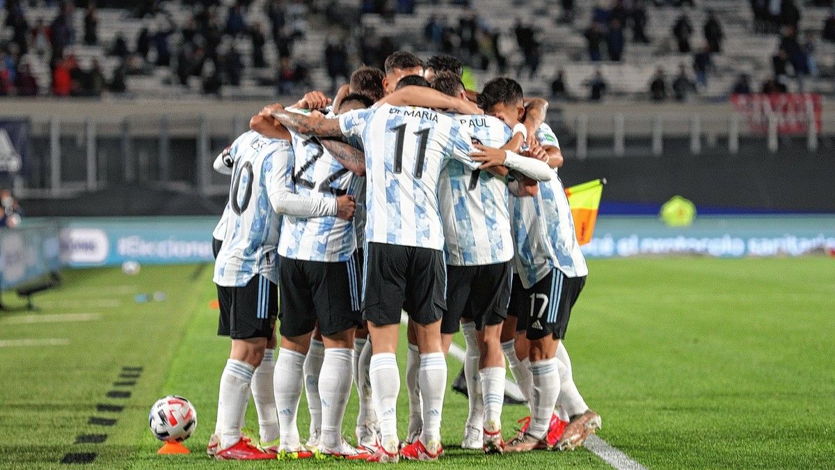 Argentina - Uruguay: horario y formaciones del partido hoy en el Monumental  - El Cronista