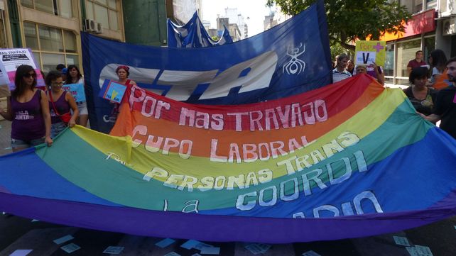 Las propias autoridades como la comunidad LGTBIQ+ destacaron que el cupo laboral trans es un logro de la pelea histórica de las organizaciones. 