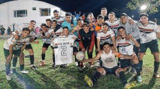 Juventud Unida de Candioti se quedó con el clásico ante La Perla del Oeste por 2 a 1.