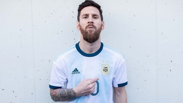 La semana pasada Messi volvió a la selección y presentó la nueva camiseta.