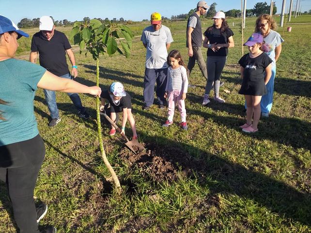 En el Bosque de la Poesía se plantaron 125 árboles.