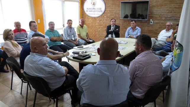 Los ministros Speranza y Genesini se reunieron con el intendente Raimundo y trabajadores de la exRefinería San Lorenzo.