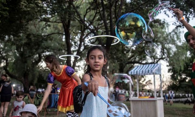 El espacio destinado a las infancias ofreció múltiples dispositivos lúdico recreativos para toda la familia.