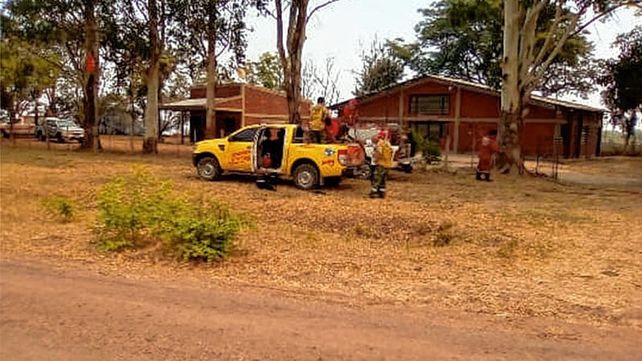 Dotaciones de bomberos de distintos cuarteles de Entre Ríos están luchando contra los incendios