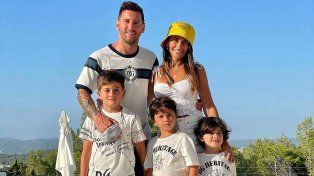 Messi aprovecha la licencia al plantel del PSG y visita Barcelona con su familia
