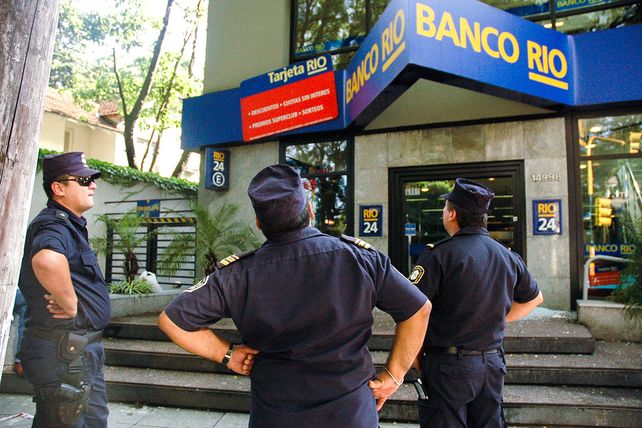 El 13 de enero del 2006 un grupo de ladrones vaciaron 146 cajas de seguridad del Banco Río y se llevaron un botín de 19 millones de dólares