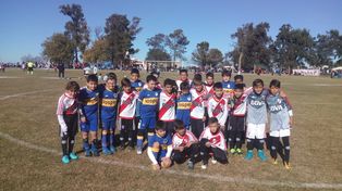 River convocó a chicos de todos lados