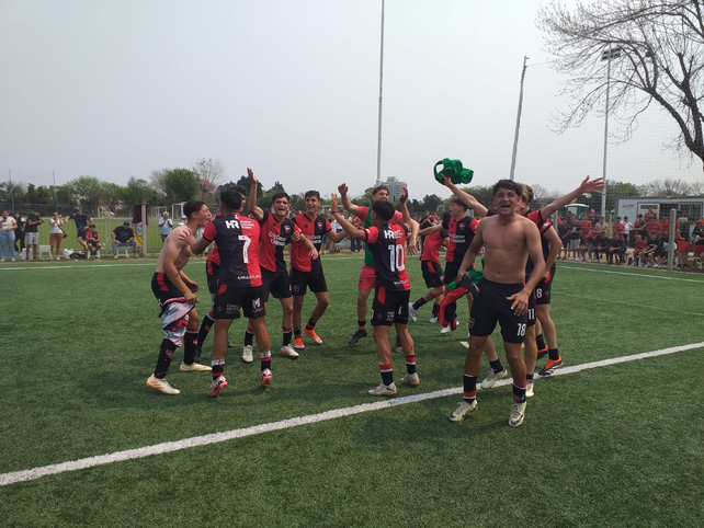 Newells festejó en el clásico de 6ª contra Central en la última jugada del partido.