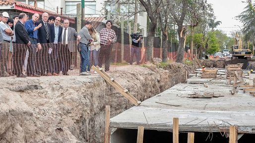 Bonfatti recorrió el desagüe Llerena, una obra de 58 millones del gobierno provincial