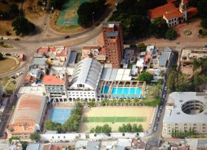 Tras la aparición de una rata en la piscina, suspendieron actividades en el natatorio de Ateneo Inmaculada  (VIDEO)