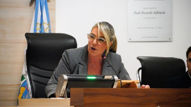 La presidenta del Concejo