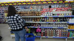 El nuevo megabazar de la peatonal San Martín es uno de los locales más grandes del centro.
