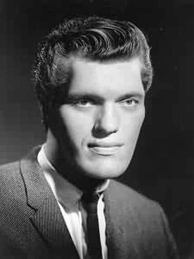 Murió Richard Kiel, el villano con dientes de acero en James Bond