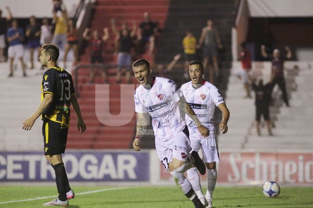 Colón también mira cruzando el túnel