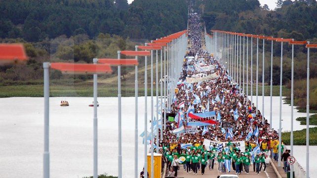 Vecinos y asambleístas de Gualeguaychú marcharán contra la pastera UPM-Botnia