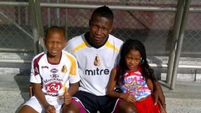 Jaminton Campaz junto a su hermano mayor