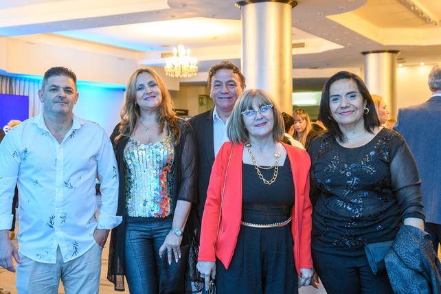 Carlos Azoge , Lilian Gomítolo, Alberto Sosa, Rosa Bello y Alicia Spósito