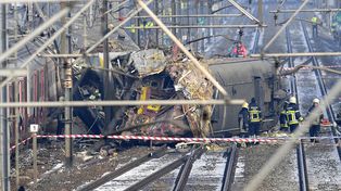 M&aacute;s de 20 muertos tras choque frontal de trenes en B&eacute;lgica