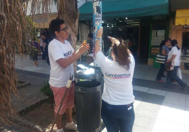 Comenzó el operativo de limpieza de cartelería y afiches políticos