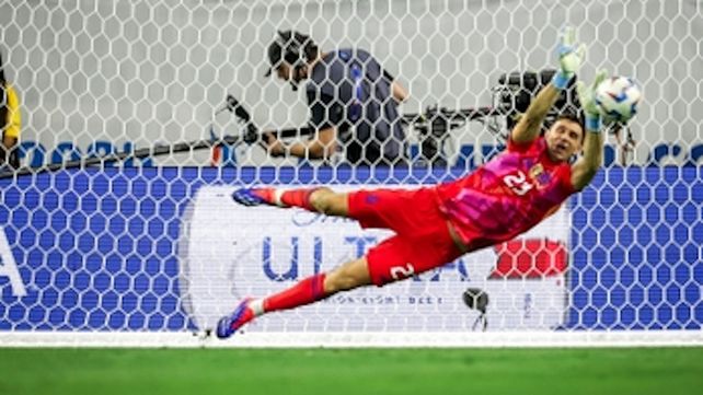 El Dibu fue gigante en los penales para clasificar a Argentina a la simifinal.